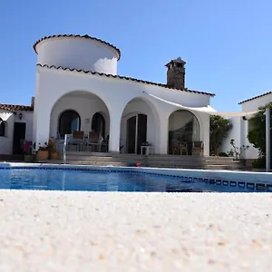 https://casa-empuria-aan-kanaal-met-zwembad-en-aanlegsteiger.topcostabravahotels.com